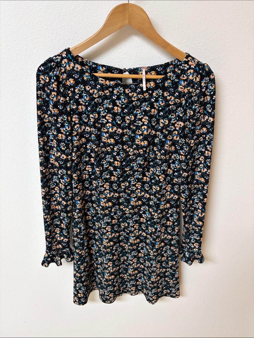 Free People Black Floral Long sleeve dress. Women’s size S